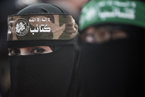 Tens of thousands rally in Gaza to mark Hamas anniversary