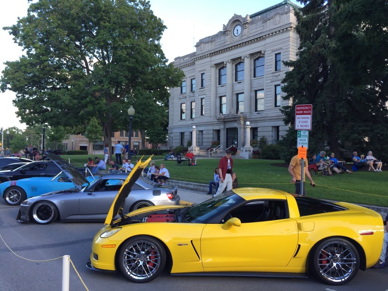 Fast and Fabulous 2016 Labor Day Weekend in Auburn, #IN. #fastandfabulous2016 #auburnindiana #highperformance #exoticcar #sportscar #chromerunners