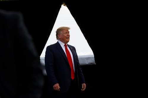 Trump slams drugmakers, vows to let U.S. states buy cheaper medicines abroad