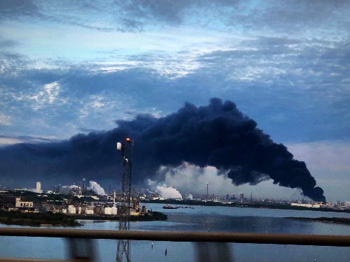 Houston petrochemical disaster stretches to sixth day, impacting key port