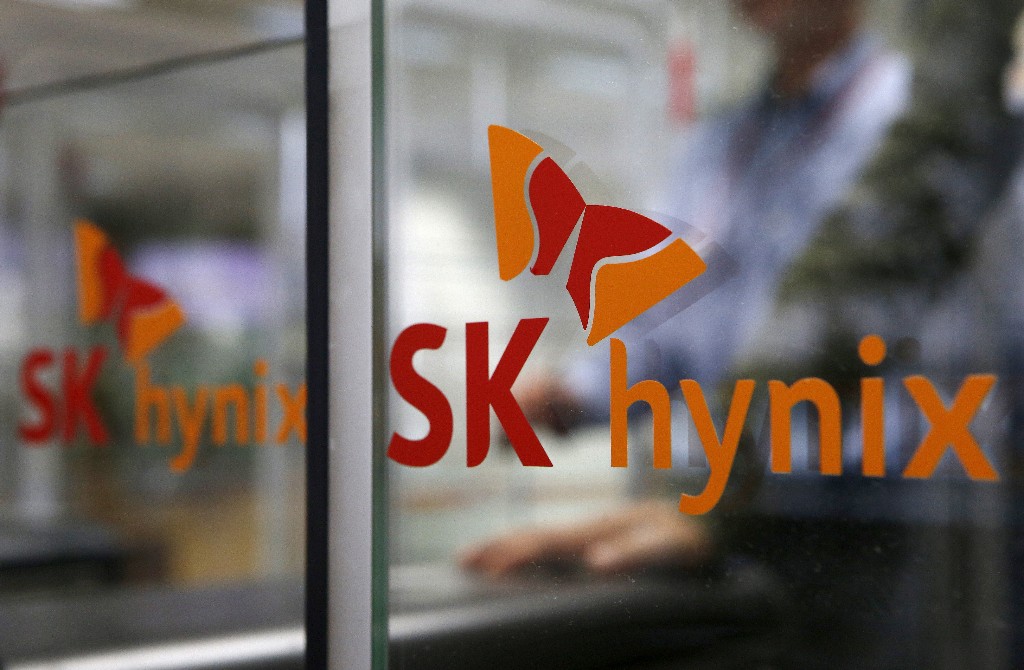 SK Hynix shares fall on demand worries after U.S. curbs on Huawei chip supply