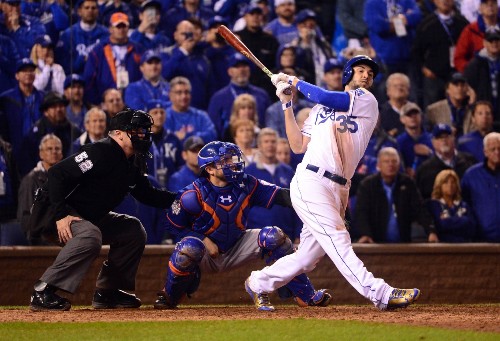 Royals Win in 14 to Take World Series Game 1: Pictures
