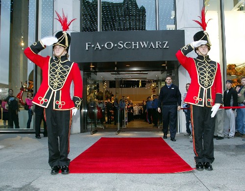 FAO Schwarz Closes in NYC