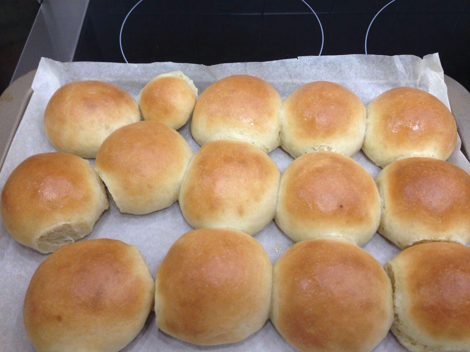 *Panini all'olio* caldi e fragranti! Cosa c'e' di piu' piacevole del profumo di pane appena sfornato? Provate anche voi, ecco la ricetta: #chef #milano #pane #panini #olio #ricetta #ricette #food #foodlove #foodlover #foodlovers