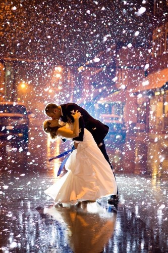 19 Snowy Wedding Photos That Will Warm You From The Inside Out | HuffPost Life