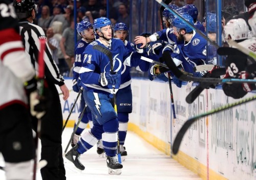 NHL roundup: Lightning capture Presidents' Trophy