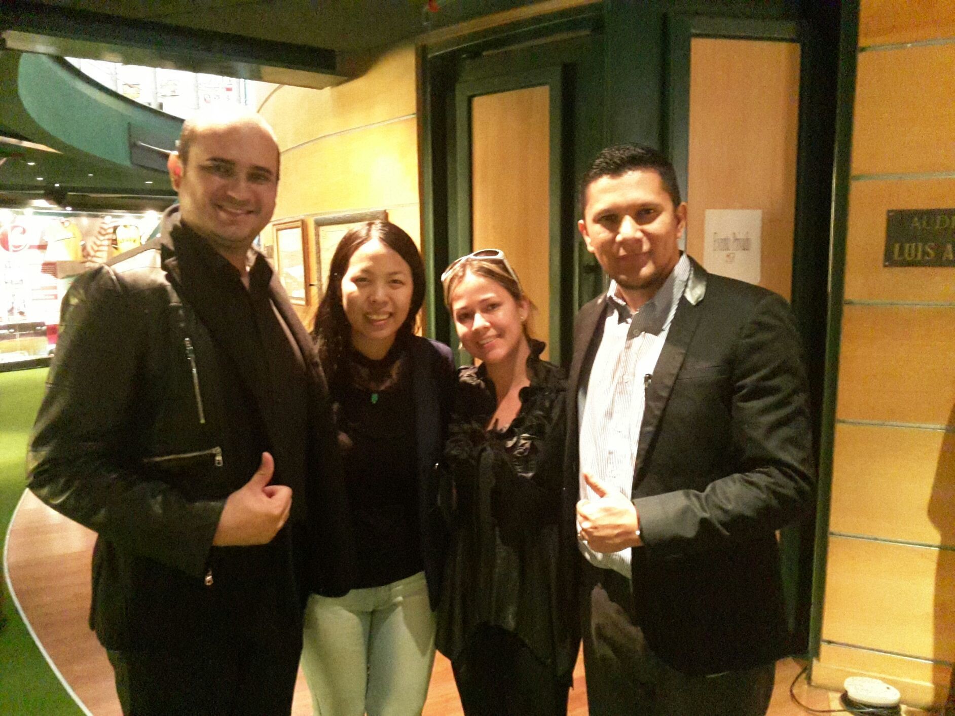 Compartiendo en el taller de Marketing Digital 3.0 con Yi Min Shum, Johanna Parra, Jhonnan Oropeza y Javier Rumbos. Valencia - Vzla