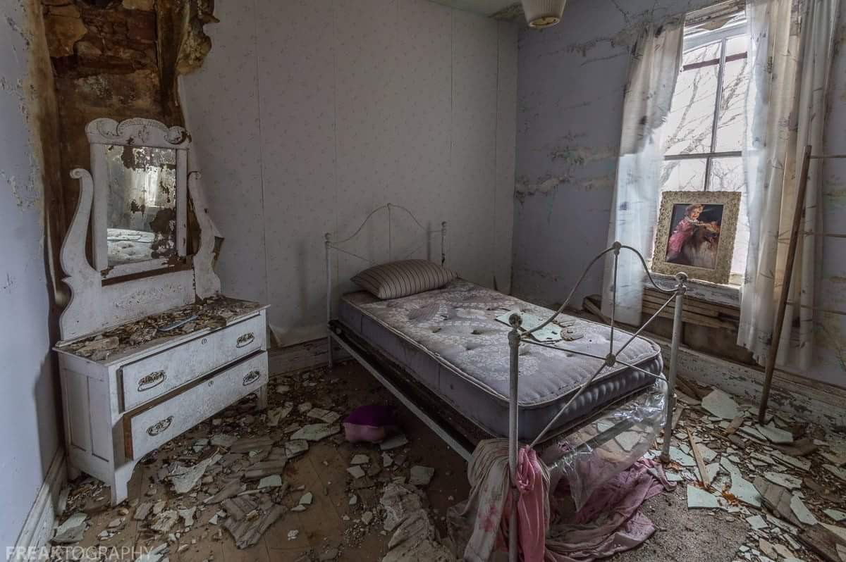 Bedroom in an abandoned house..
