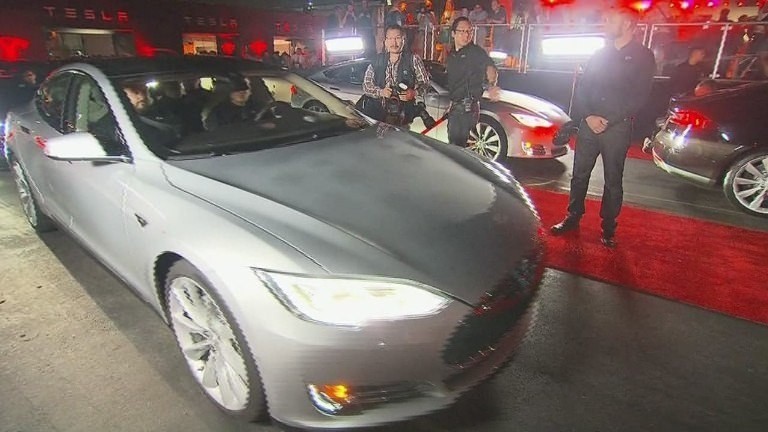 Tesla reveals the D: Two motors and all-wheel-drive