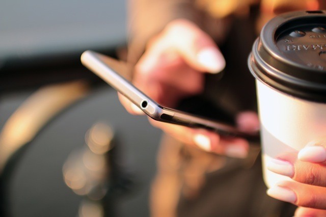 Here's What To Say When Someone Asks To 'Pick Your Brain' About Social Media Over Coffee