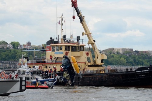 Helicopter crashes into Hudson River in New York, injuring two