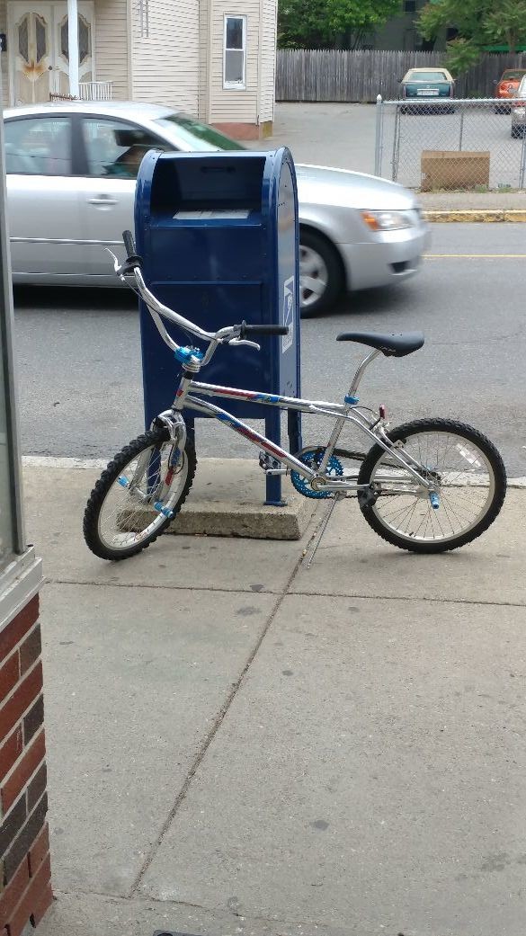 Something about old school BMX that will have anyone acting lol a kid. I had to bust out this semi classic for a cruise to the milk store.