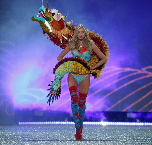 Victoria’s Secret Fashion Show in Paris: Pictures