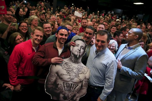 Campaign Trail Heats Up Before Super Tuesday 3: Pictures