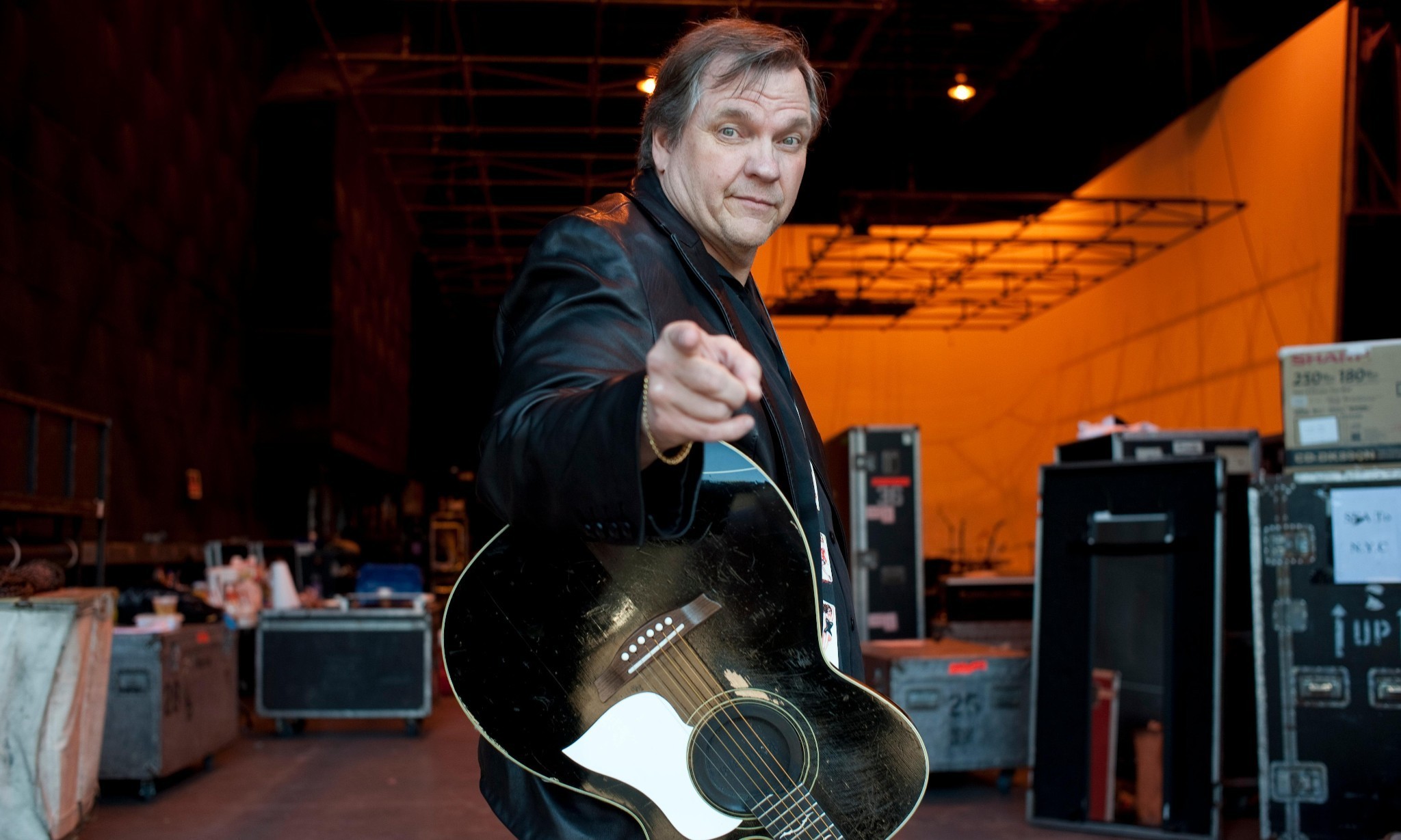 Meat Loaf collapses on stage in Edmonton during Canada tour