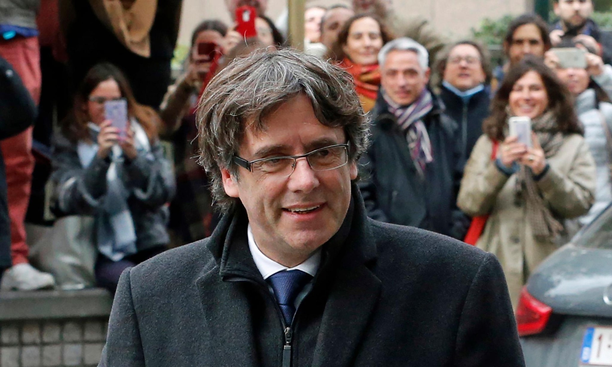 Carles Puigdemont 'turns himself in' to Belgian police