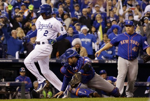 Royals Win in 14 to Take World Series Game 1: Pictures