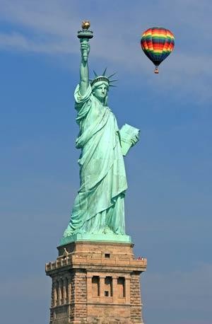 פסל החירות       Liberty statue