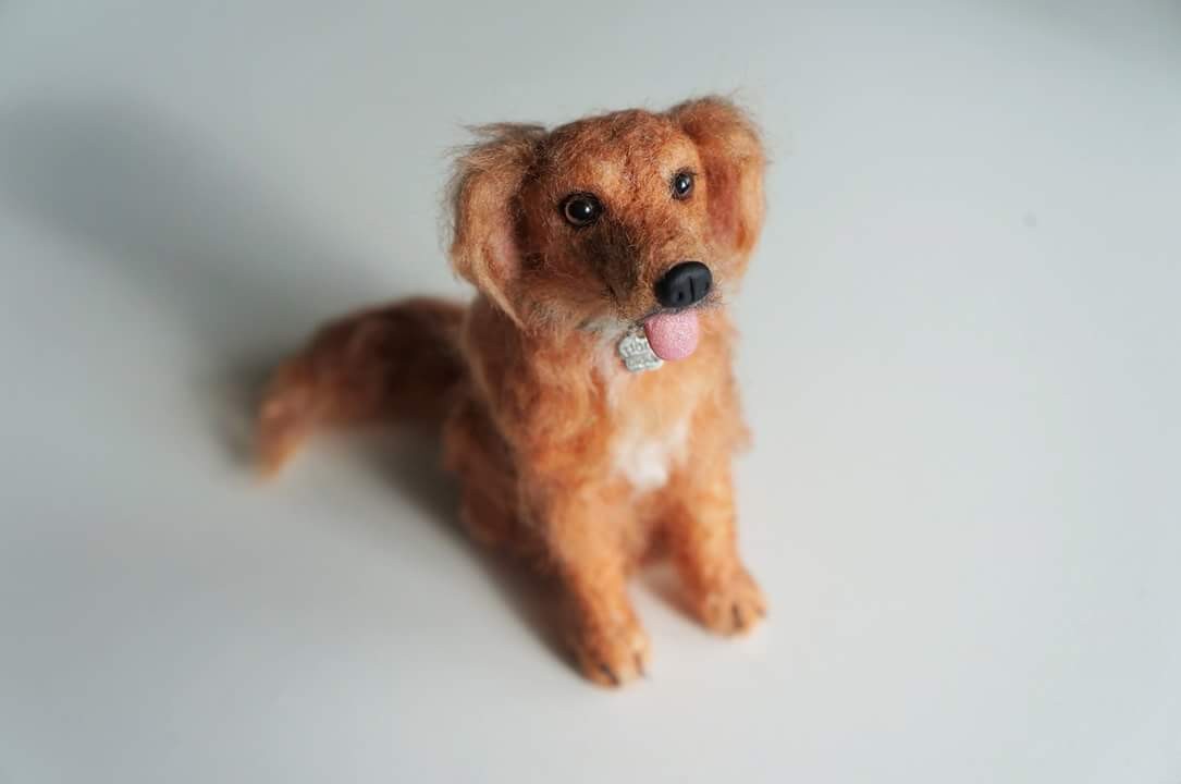 Needle felted golden #Retriever. 4 inches tall. #janetsneedlefelting #petportrait #goldenretriever