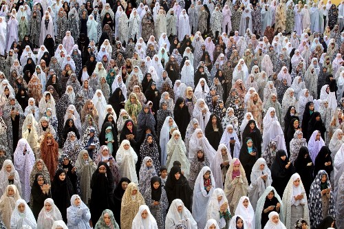 Ramadan Comes to a Close: Pictures
