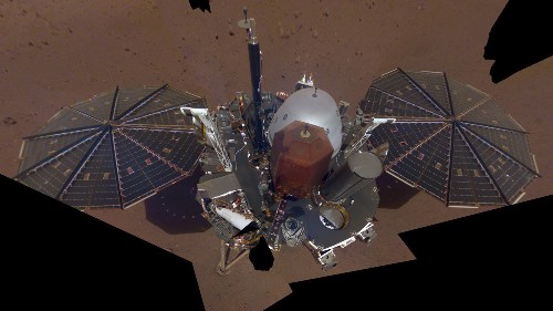 NASA's Mars lander takes selfie from above with robotic arm