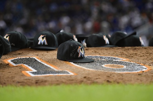 Stirring Tribute to Fallen Baseball Star Jose Fernandez in Pictures