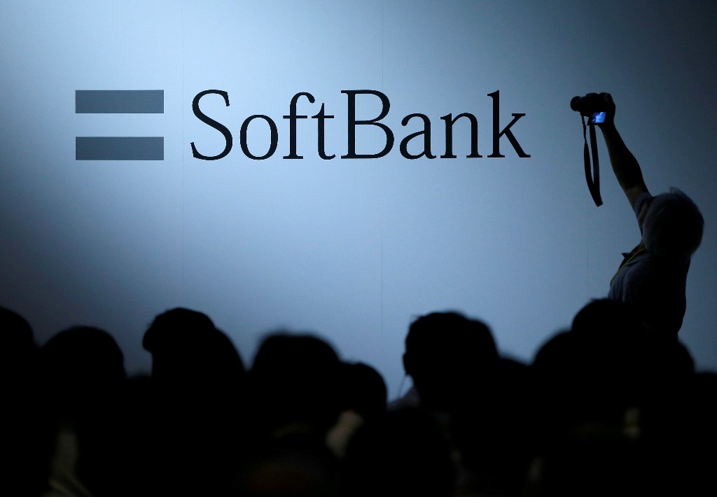 SoftBank in talks to sell down T-Mobile U.S. stake to Deutsche Telekom: WSJ