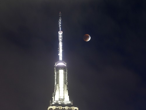 A Blood Supermoon Rises Around the World: Pictures