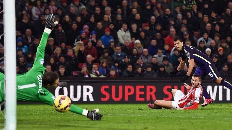 Willian strikes late for Chelsea, Man City hit four at Stoke, Man United win