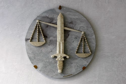 L'absence d'un prévenu pèse sur le procès Tapie