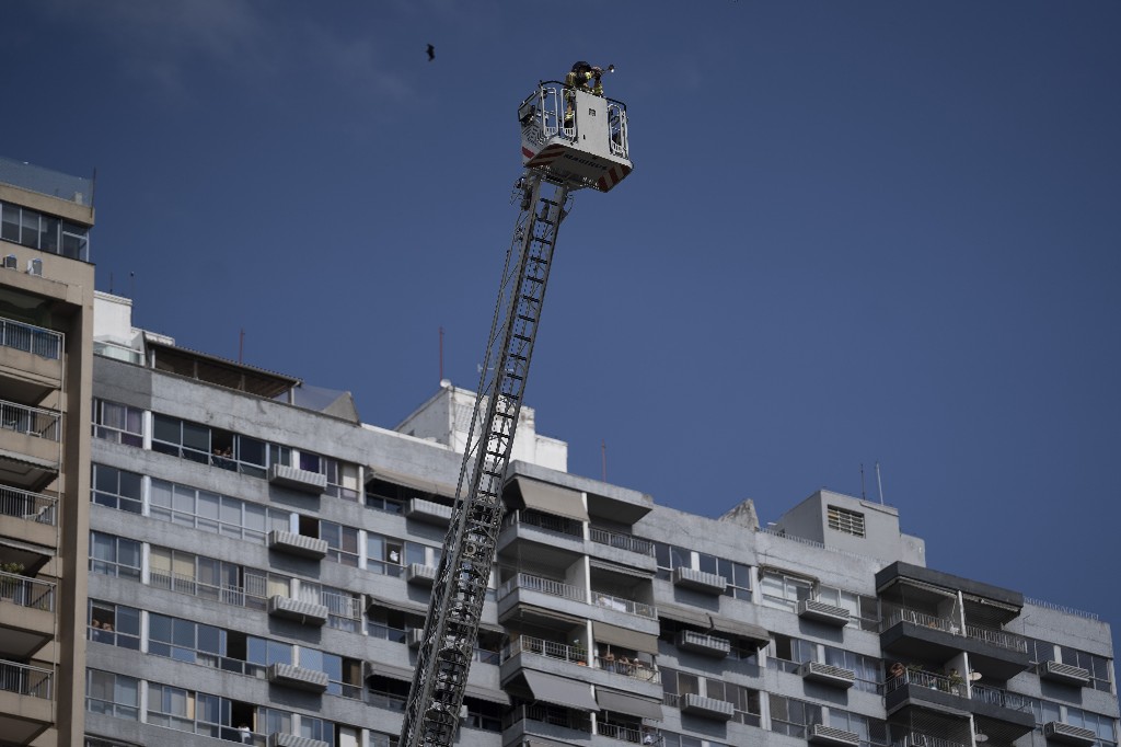 Rio firefighter trades hose for horn to extinguish the blues