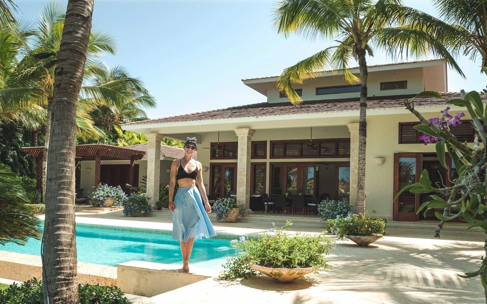 How One Woman Gets Paid to Travel the World Staying in Luxury Homes