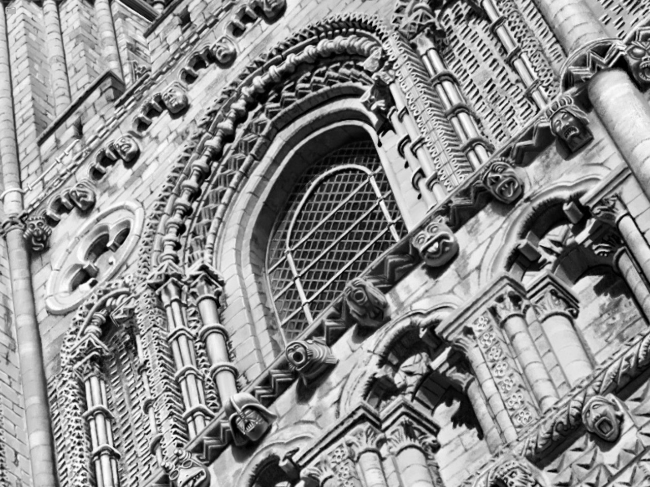 More progress on my drawing of @Ely_Cathedral. Can you spot the “Bad Man” hidden in the drawing, extra points if you spot the “Good Turtle”! Drawn on iPadPro, Apple Pencil and @Procreate