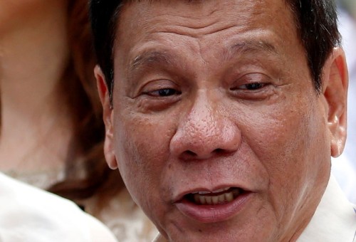 Philippines' Duterte offers reward for corrupt police linked to drugs