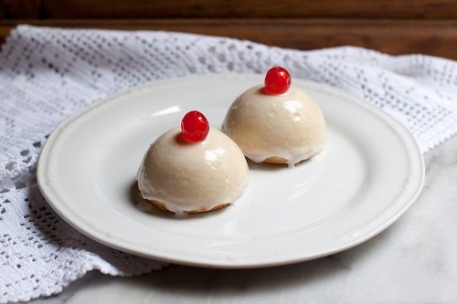 Minne di Sant'Agata (Sicilian Ricotta and Chocolate Pastries)