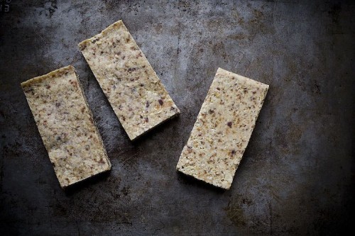 How to Make No-Bake Fruit and Nut Bars at Home