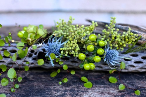 How to Make a Centerpiece out of Sticks & Leaves