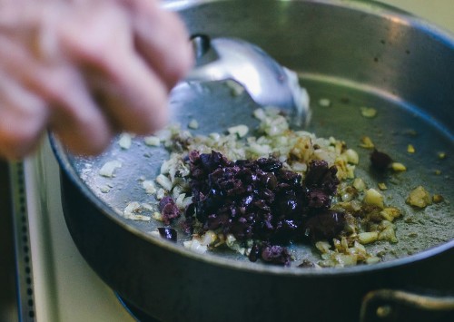 How to Make Pasta Puttanesca - From a Coffee Shop in the Midwest