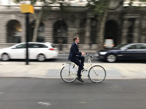 Cyclists Spend 40% More In London's Shops Than Motorists
