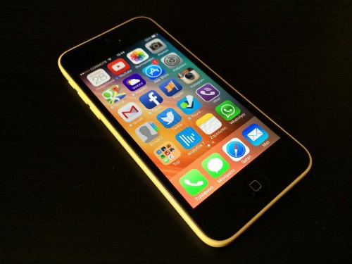 The Majority of iPhone Users Admit to 'Blind Loyalty' - Why This Is A Problem For Apple