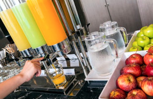 3 Top Budget Hotel Chains Offer Healthier Free Breakfasts