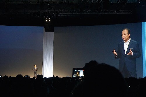 Samsung Galaxy S6: Cool Curves, Lightning-Fast Camera