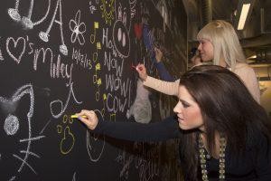 How Zappos Delivers Wow Customer Service On Each And Every Call