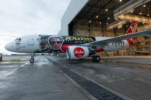 Rajinikanth Mania Sweeps Indian Corporations As 'Kabali' Hits Screens on Friday
