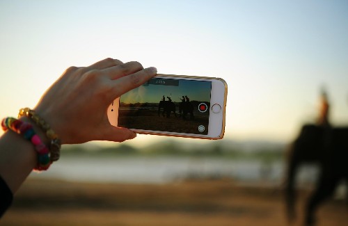 5 Awesome Examples Of Brands Using Live Video For Marketing