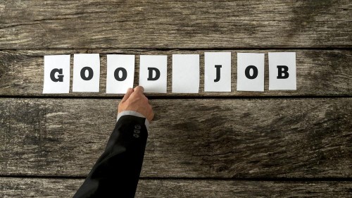 Latest Research Says Praising Employees Boosts Productivity After All