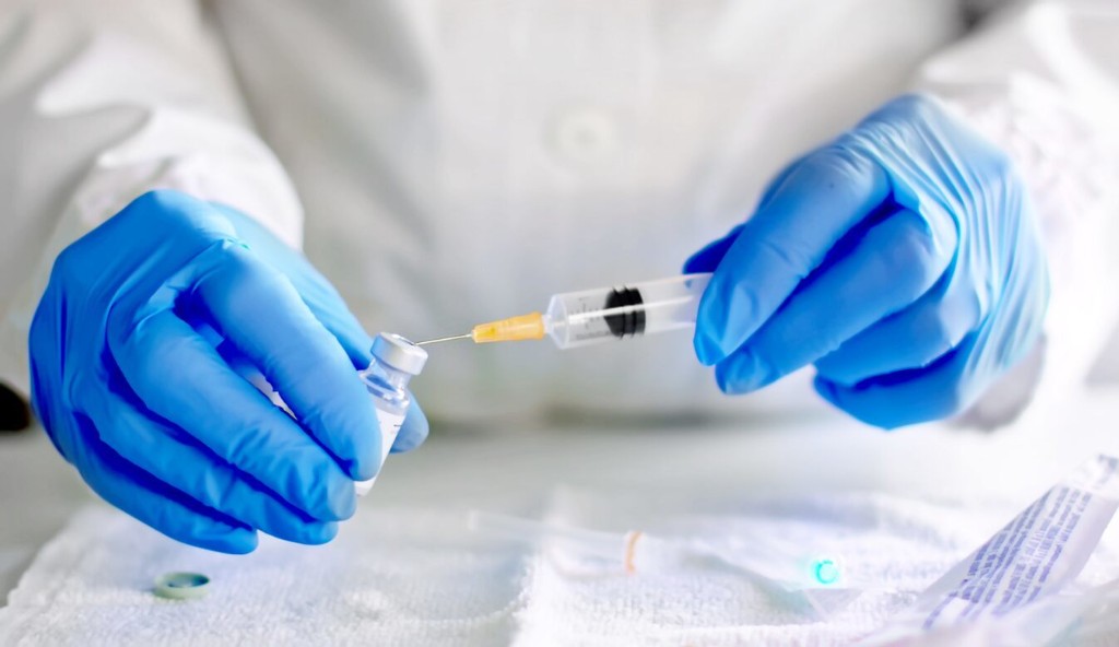 Moderna's COVID-19 Vaccine: What to Know - cover