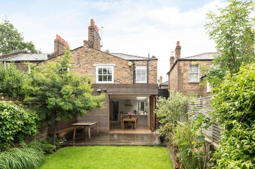 The Cult of the Courtyard: 10 Backyard Ideas for Small Spaces