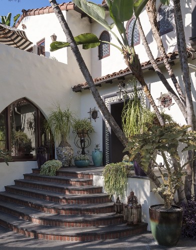Hardscaping 101: Entry Stairways