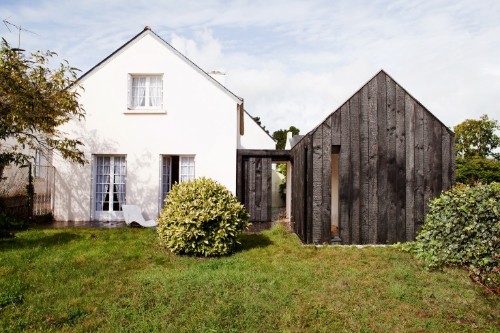 10 Modern Houses Gone to the Dark Side